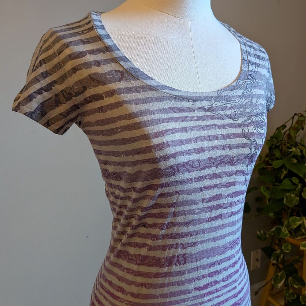 The North Face Scoop Neck Top Striped Rose Burnout T-shirt Athleisure Size XS - Picture 3 of 8
